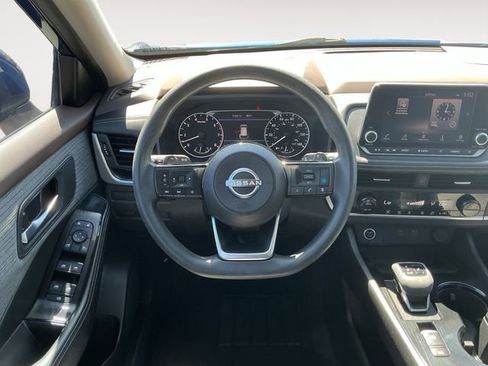 Used 2023 Nissan Rogue SV FWD image 10