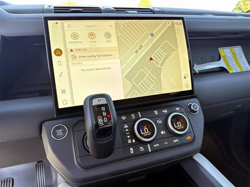 New 2026 Land Rover Defender 130 X-Dynamic SE image 21