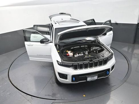Used 2023 Jeep Grand Cherokee Overland AWD/4WD image 32