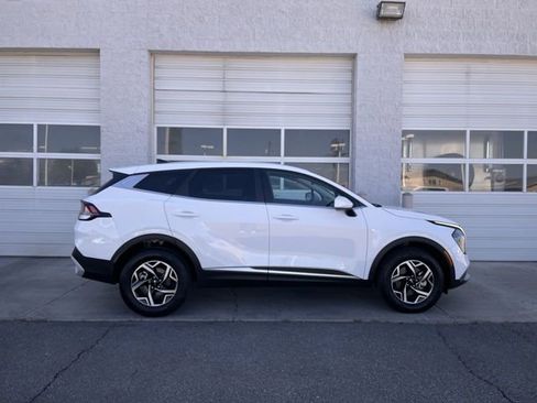 Used 2025 Kia Sportage LX AWD/4WD image 1