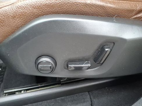 Used 2022 Volvo XC90 T6 Momentum image 17