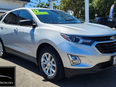 Used 2019 Chevrolet Equinox LS FWD image 1