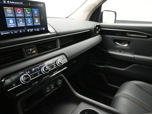 Used 2025 Honda Pilot Touring image 32
