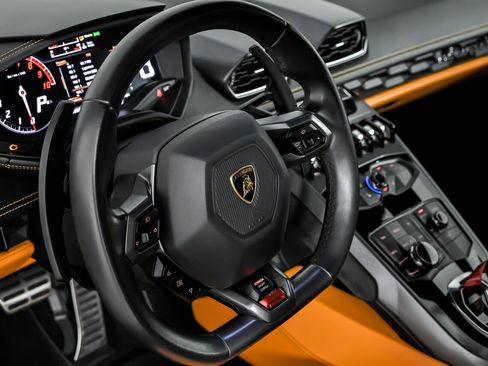 Used 2015 Lamborghini Huracan LP 610-4 image 26