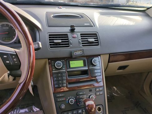 Used 2010 Volvo XC90 V8 image 28