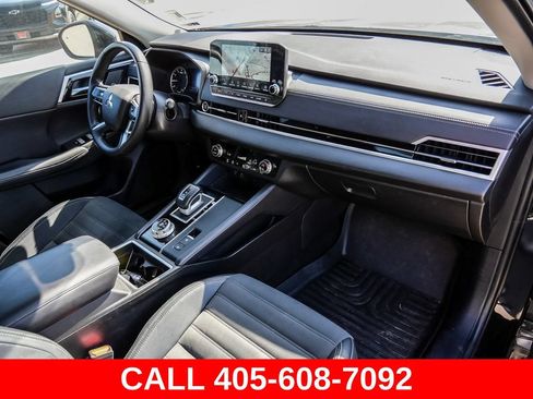 Used 2024 Mitsubishi Outlander SE FWD image 17