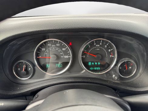 Used 2013 Jeep Wrangler Unlimited Sport w/ Connectivity Group AWD/4WD image 14