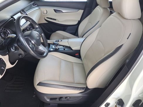 Used 2019 INFINITI QX50 Essential w/ Proactive Package AWD/4WD image 11