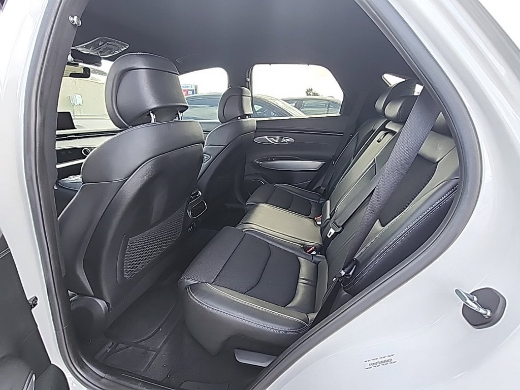 Used 2022 Genesis GV70 2.5T w/ Sport Prestige Package AWD/4WD image 3