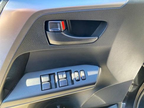 Used 2017 Toyota RAV4 LE image 19