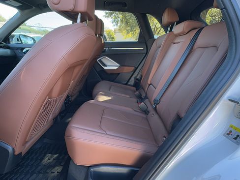 Certified 2025 Audi Q3 2.0T Premium image 15