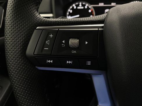 New 2025 Mitsubishi Outlander SE image 15