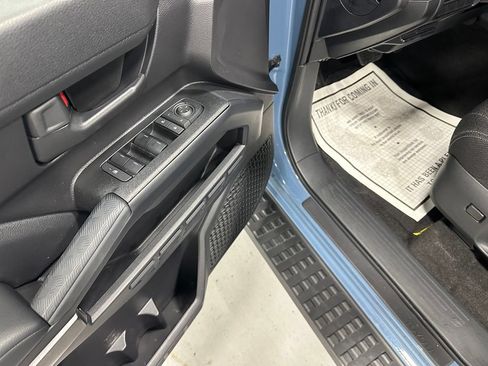 Used 2025 Toyota 4Runner SR5 AWD/4WD image 9