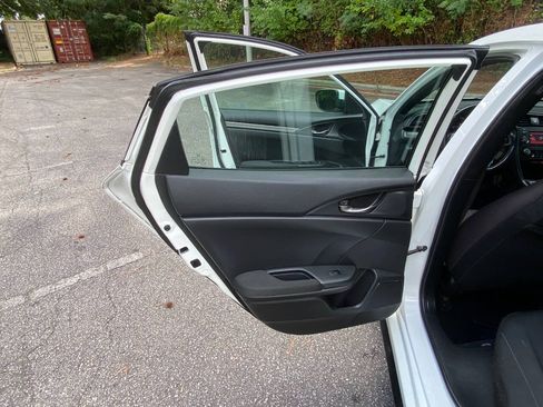 Used 2017 Honda Civic Sport image 32