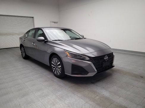 Used 2023 Nissan Altima 2.5 SV image 13