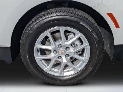 Used 2024 Chevrolet Equinox LT image 9