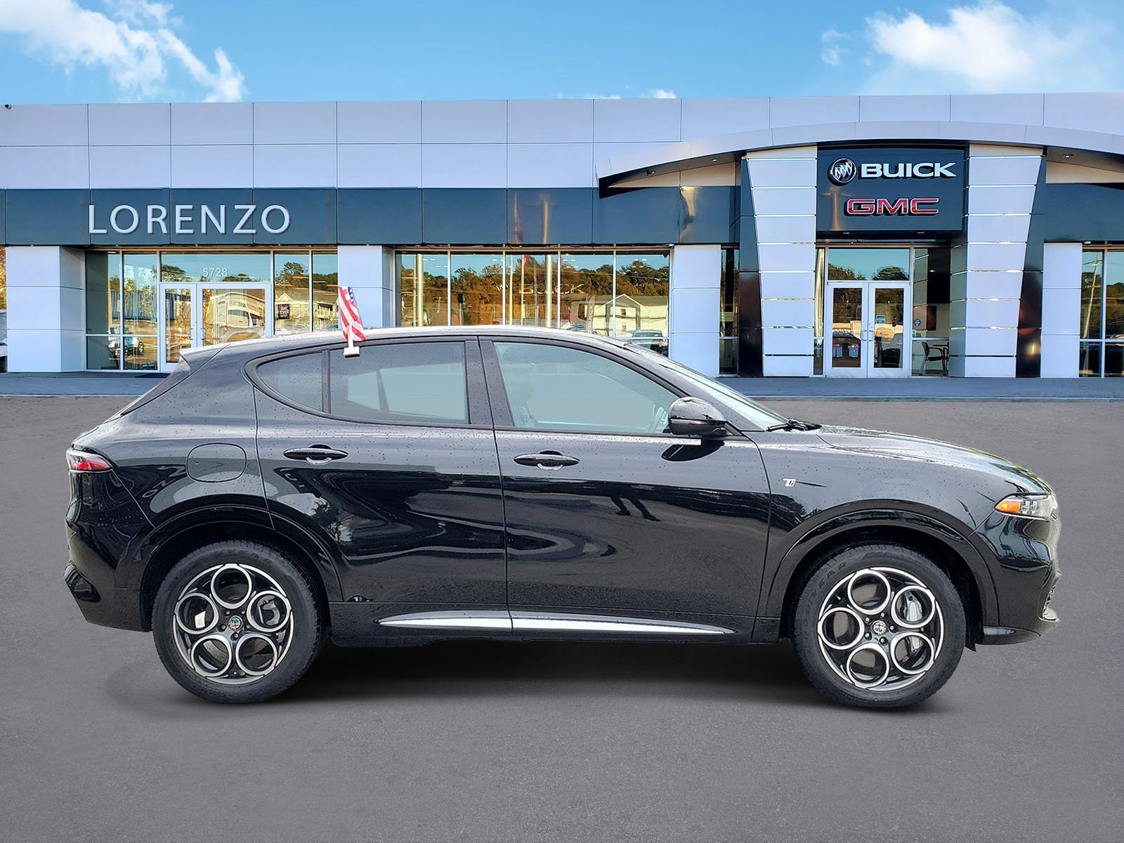 Used 2024 Alfa Romeo Tonale Ti w/ Premium Interior Package AWD/4WD image 4