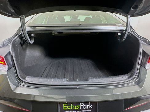 Used 2025 Hyundai Elantra SEL image 29