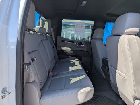 Certified 2025 Chevrolet Silverado 1500 RST AWD/4WD image 41