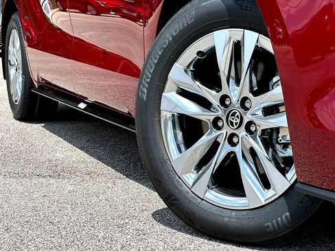 New 2026 Toyota Sienna Limited FWD image 2