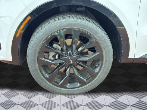 Used 2023 Kia Sorento SX image 12