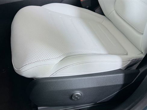 Used 2026 Mercedes-Benz GLC 300 GLC 300 image 23