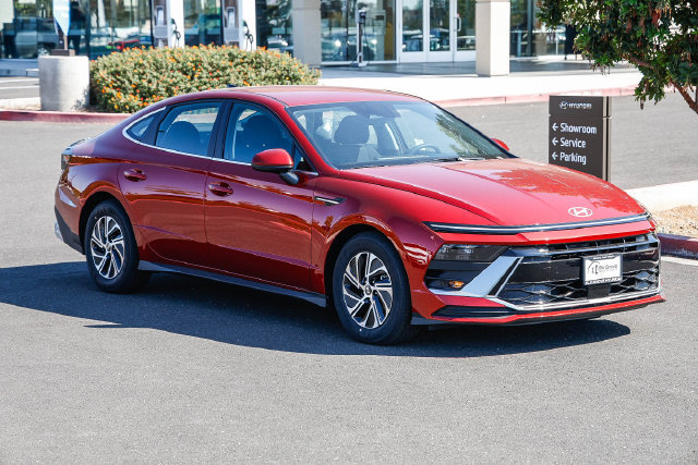 New 2026 Hyundai Sonata Blue FWD image 6