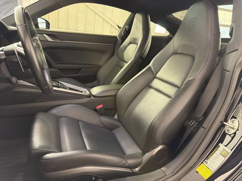 Used 2022 Porsche 911 Carrera RWD image 5