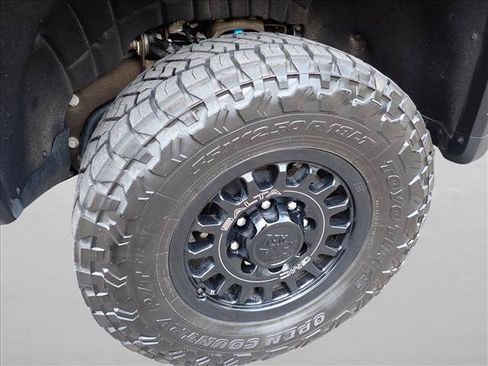Used 2025 GMC Sierra 2500 AT4X w/ AT4X AEV Edition AWD/4WD image 7