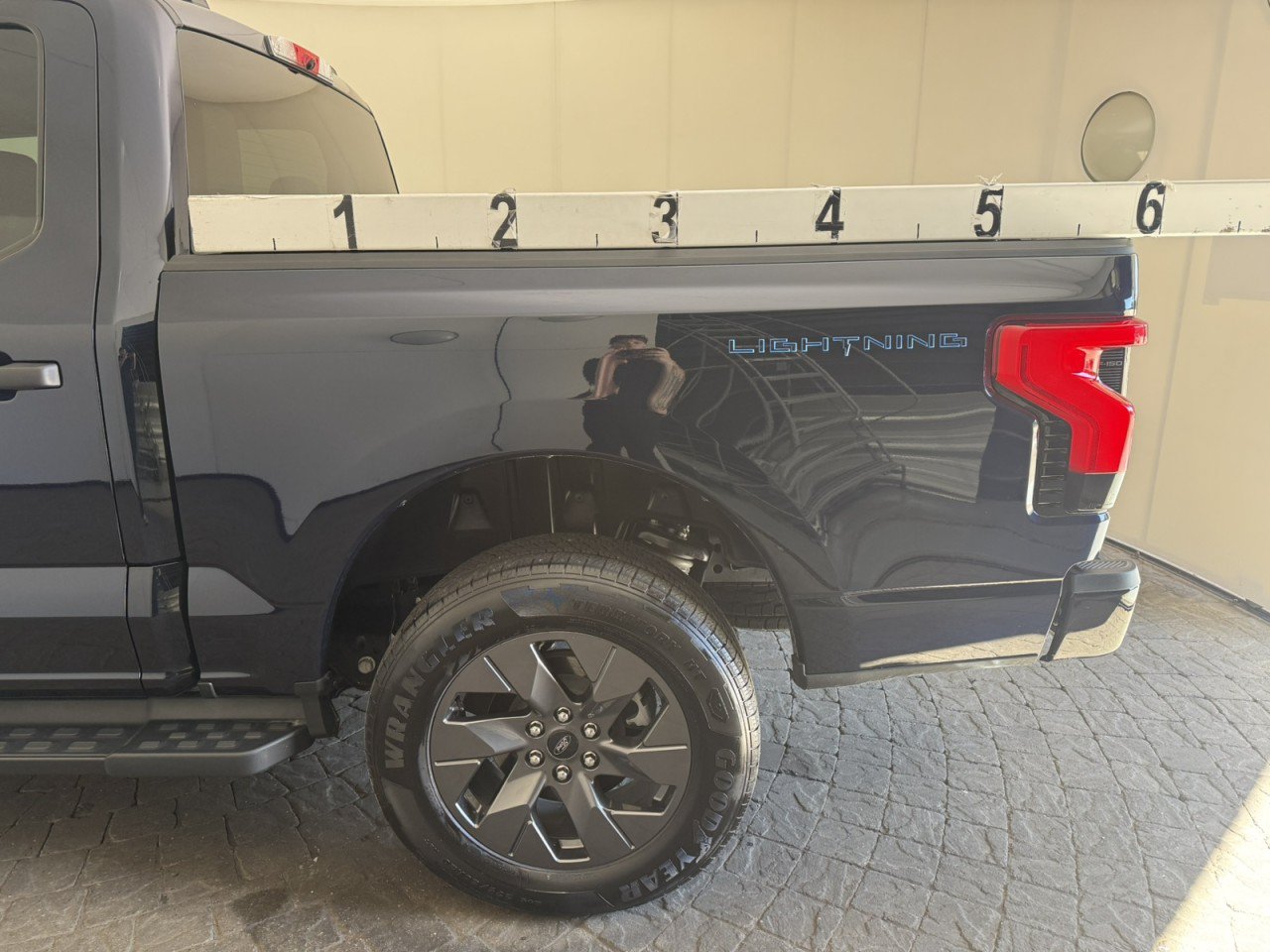 Used 2024 Ford F150 Lightning XLT AWD/4WD image 5