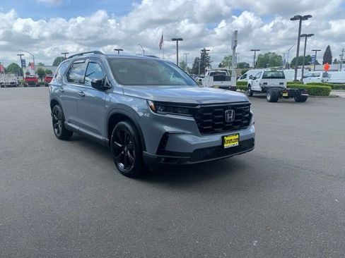 Used 2025 Honda Pilot Black Edition image 10
