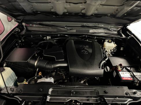 Used 2019 Toyota Tacoma TRD Off-Road image 7