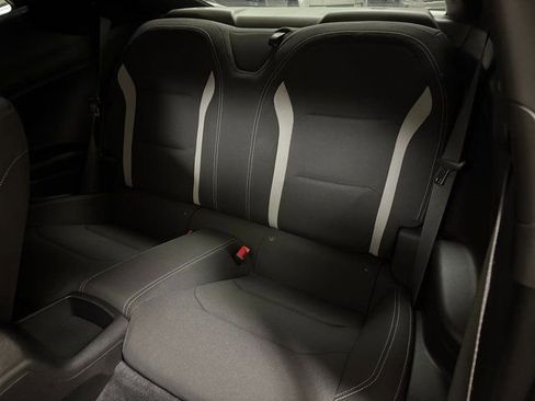 Used 2021 Chevrolet Camaro LT w/ Technology Package image 18