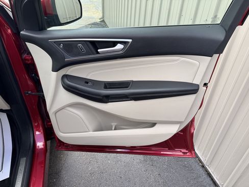 Used 2021 Ford Edge Titanium AWD/4WD image 25