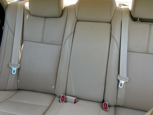 Used 2013 Toyota Avalon Limited w/ Technology Pkg FWD image 10