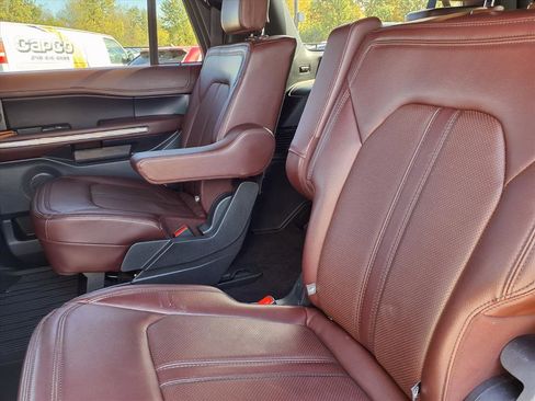Used 2022 Ford Expedition Max Limited image 7
