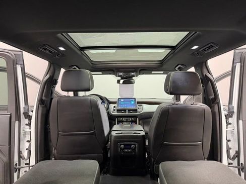 Used 2023 Chevrolet Tahoe Premier AWD/4WD image 32