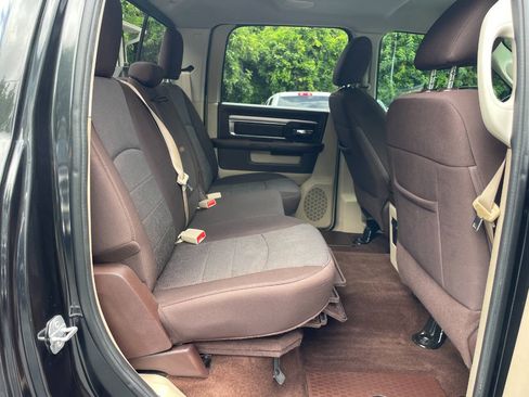 Used 2018 RAM 1500 SLT AWD/4WD image 17