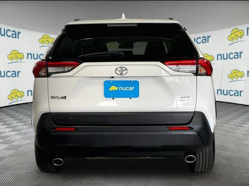 Used 2025 Toyota RAV4 XLE AWD/4WD image 5