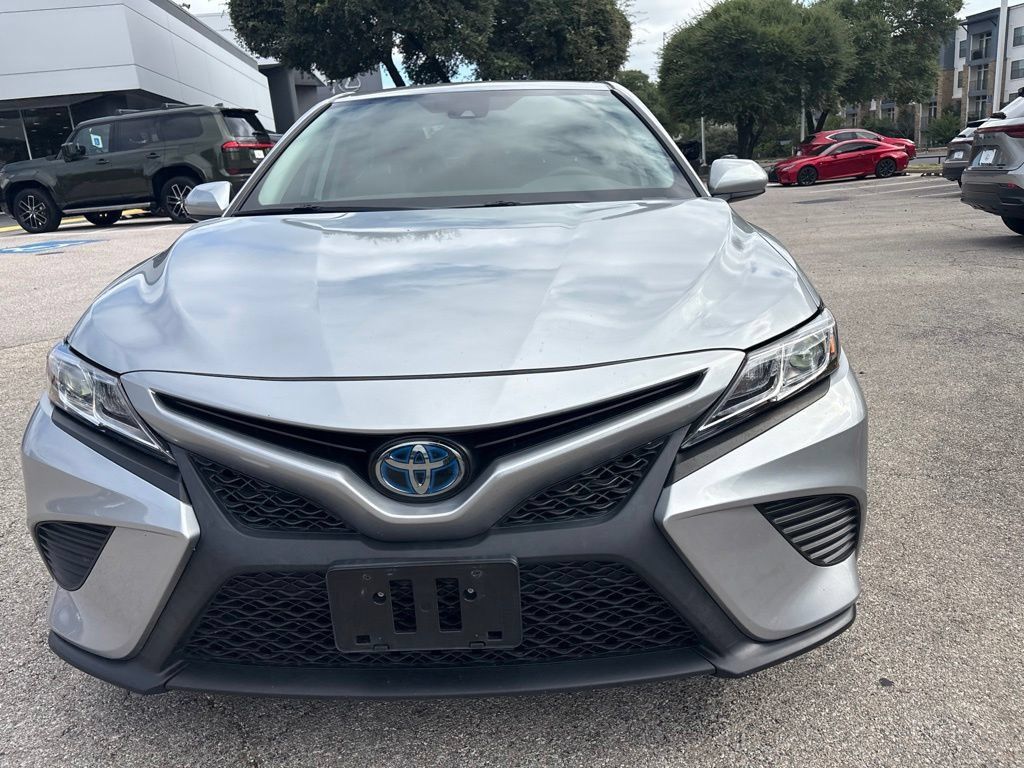 Used 2020 Toyota Camry SE FWD image 8