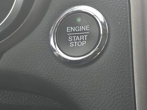 Used 2019 Ford Fusion SE image 40