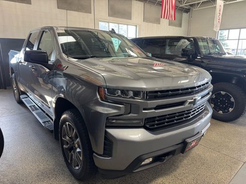 Used 2020 Chevrolet Silverado 1500 RST AWD/4WD image 3