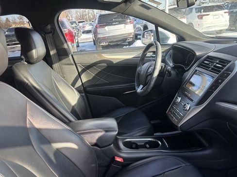 Used 2017 Lincoln MKC Premiere image 14
