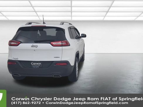 Certified 2018 Jeep Cherokee Latitude Plus image 13