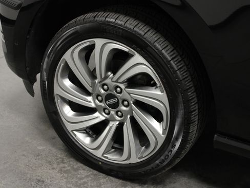 Used 2024 Lincoln Navigator L 4WD image 10
