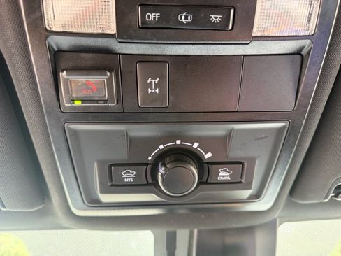 Used 2021 Toyota Tacoma TRD Off-Road w/ Technology Package AWD/4WD image 31