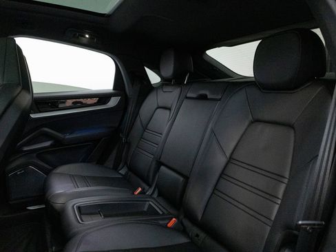 Certified 2025 Porsche Cayenne S AWD/4WD image 34