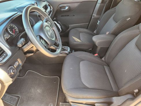 Used 2021 Jeep Renegade Latitude image 13