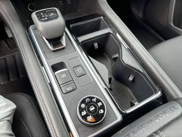 Certified 2025 Nissan Pathfinder SV AWD/4WD image 41