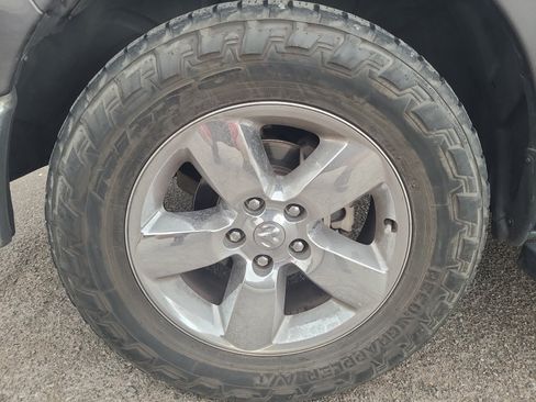 Used 2019 RAM 1500 Big Horn RWD image 11